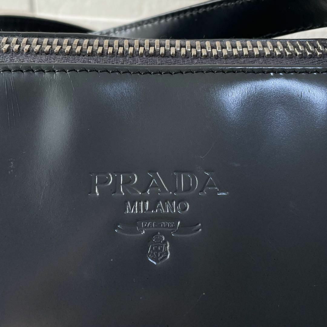 PRADA(プラダ)のプラダ エナメル PRADA ロゴ ハンド トート ミニボストン バッグ 黒 レディースのバッグ(ハンドバッグ)の商品写真