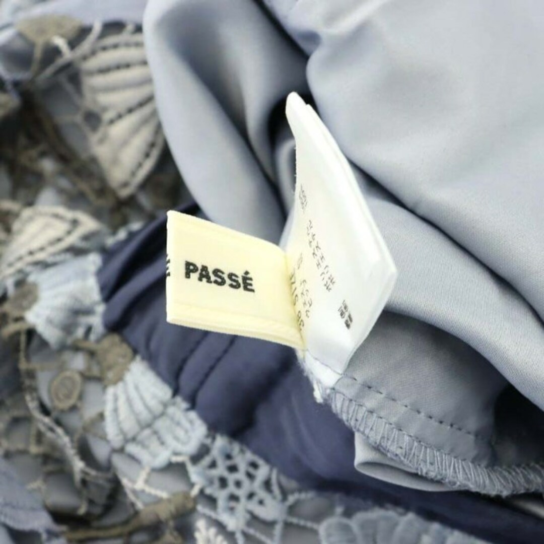 LAISSE PASSE(レッセパッセ)のレッセパッセ レースタイトスカート ミモレ ロング 花柄 38 青 紺 レディースのスカート(ロングスカート)の商品写真