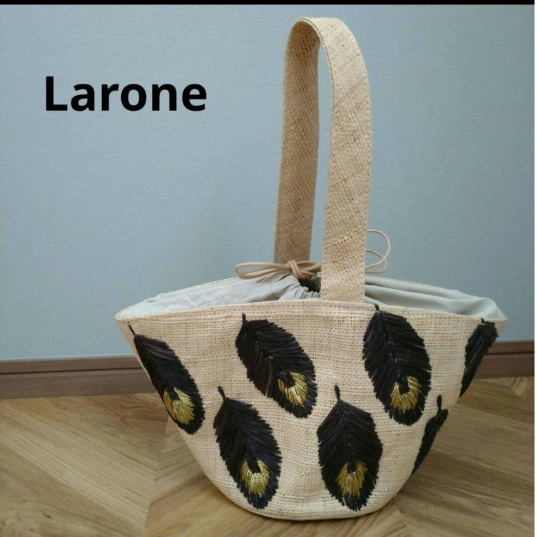 【Larone】ラロネ　かごバッグ　巾着バッグ　刺繍　夏　おしゃれ レディースのバッグ(かごバッグ/ストローバッグ)の商品写真