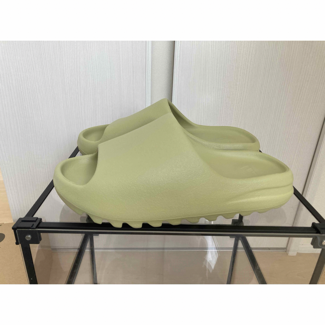 adidas(アディダス)のadidas YEEZY Slide "Resin" (FZ5904) メンズの靴/シューズ(スニーカー)の商品写真