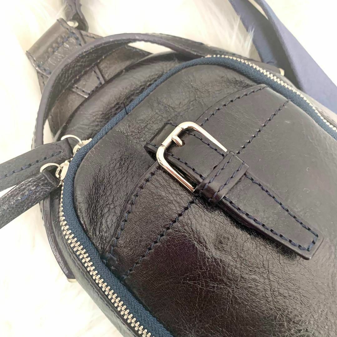Totem Re Vooo タンニン トスカーナボディーバック 豊岡鞄 革鞄 メンズのバッグ(ボディーバッグ)の商品写真