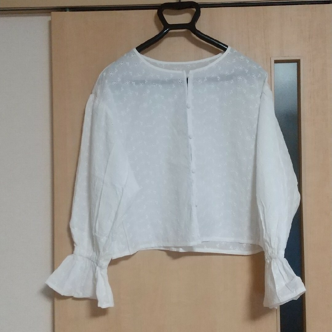 パンチングレーストップス 羽織り レディースのトップス(シャツ/ブラウス(長袖/七分))の商品写真