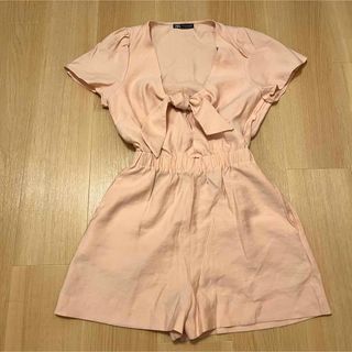 ザラ(ZARA)のZARA ザラ　サロペット　ベビーピンク　ショートパンツ(サロペット/オーバーオール)