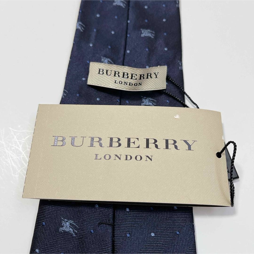 BURBERRY(バーバリー)の新品タグ付き バーバリー ネクタイ ハイブランド ドット柄 ホースロゴ 光沢 メンズのファッション小物(ネクタイ)の商品写真