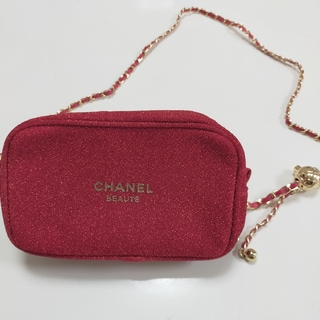 シャネル(CHANEL)のシャネル2020年　ホリデー限定　クリスマスノベルティ　チェーン付き　ポーチ　赤(ポーチ)