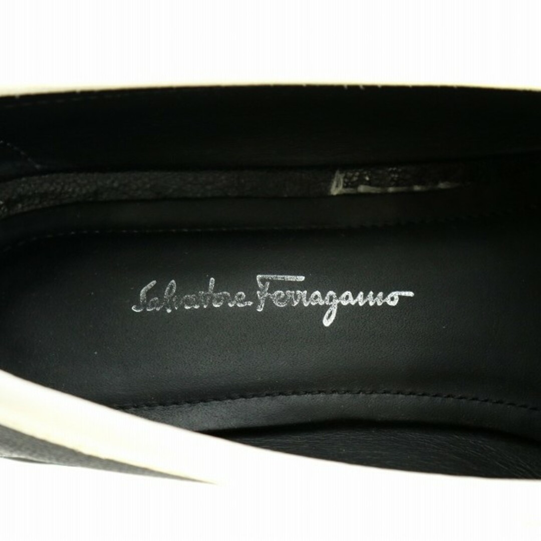 Salvatore Ferragamo(サルヴァトーレフェラガモ)のサルヴァトーレフェラガモ ROLO ローファー 5.5 23.0cm ベージュ レディースの靴/シューズ(ローファー/革靴)の商品写真