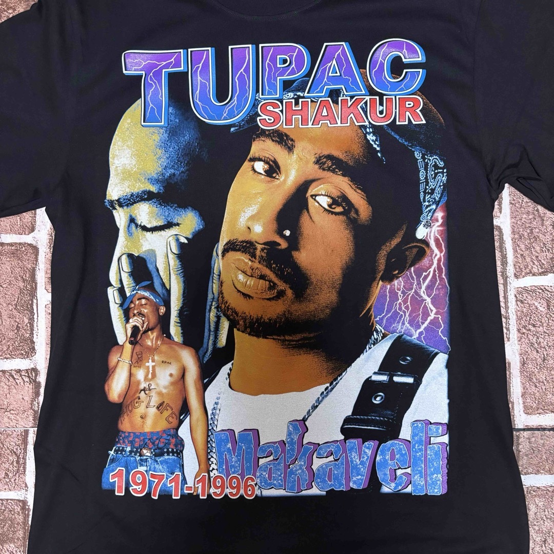 MUSIC TEE(ミュージックティー)の【大人気❗️】2PAC☆デカロゴ　両面プリント　ブラック　バンドTシャツ メンズのトップス(Tシャツ/カットソー(半袖/袖なし))の商品写真