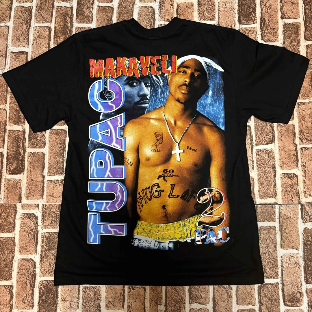 MUSIC TEE(ミュージックティー)の【大人気❗️】2PAC☆デカロゴ　両面プリント　ブラック　バンドTシャツ メンズのトップス(Tシャツ/カットソー(半袖/袖なし))の商品写真