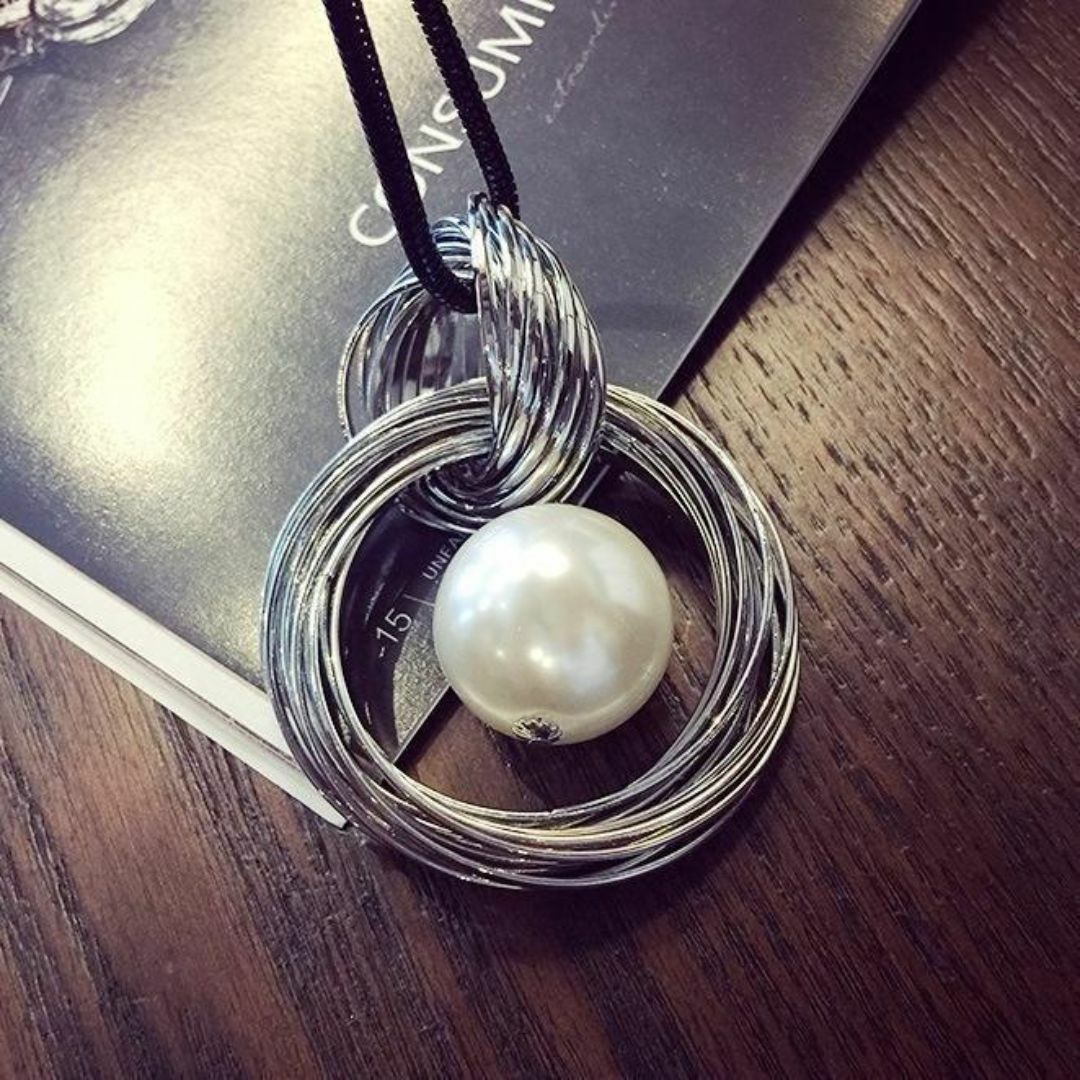 ネックレス 白真珠の玉 ロング 新円模擬 黒チェーン #C339-1 レディースのアクセサリー(ネックレス)の商品写真