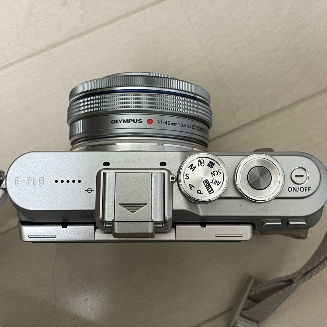 OLYMPUS(オリンパス)のOLYMPUS PEN E-PL8 ダブルレンズ スマホ/家電/カメラのカメラ(コンパクトデジタルカメラ)の商品写真