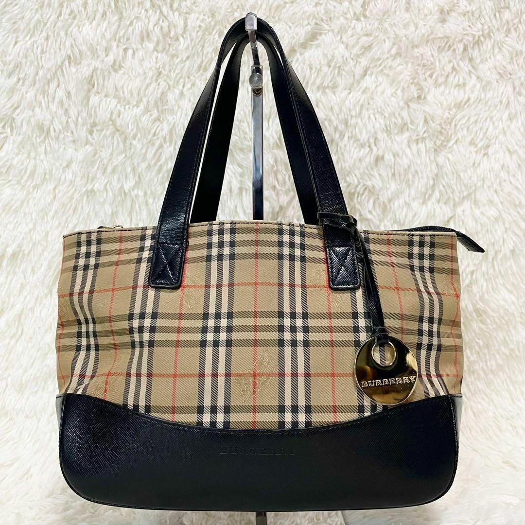 BURBERRY(バーバリー)のバーバリー　トートバッグ　ノバチェック　チャーム　シャドーホース　ベージュ レディースのバッグ(トートバッグ)の商品写真