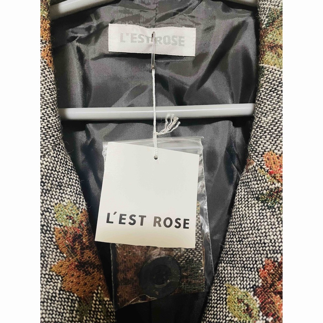 L'EST ROSE(レストローズ)のL'EST ROSE  レストローズ　レディースジャケット　サイズM 新品　花柄 レディースのジャケット/アウター(テーラードジャケット)の商品写真