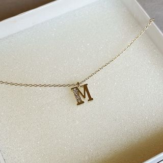 ete - イニシャル M ローマ字 英文字 ダイヤモンドネックレス ゴールド14K