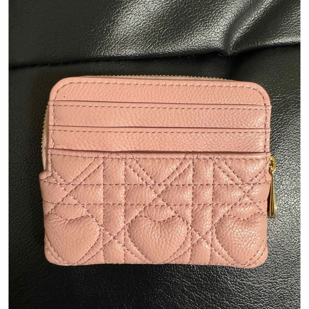 Christian Dior(クリスチャンディオール)の正規品 DIOR CARO LAVENDER ウォレット ハート キルティング レディースのファッション小物(財布)の商品写真