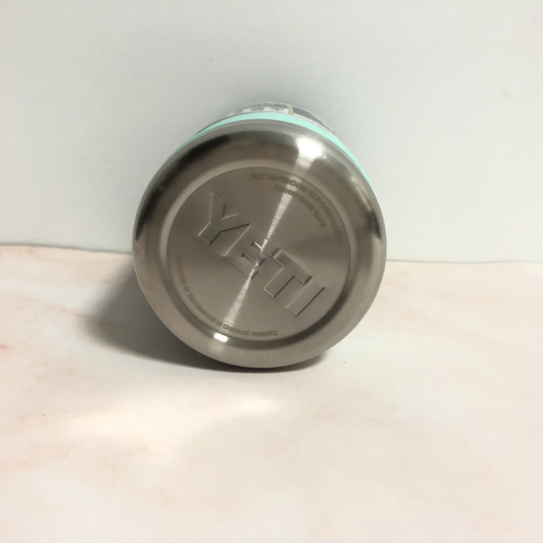 YETI(イエティ)のYETI イエティ 12オンス ランブラー コルスター 缶ホルダー シーフォーム スポーツ/アウトドアのアウトドア(食器)の商品写真
