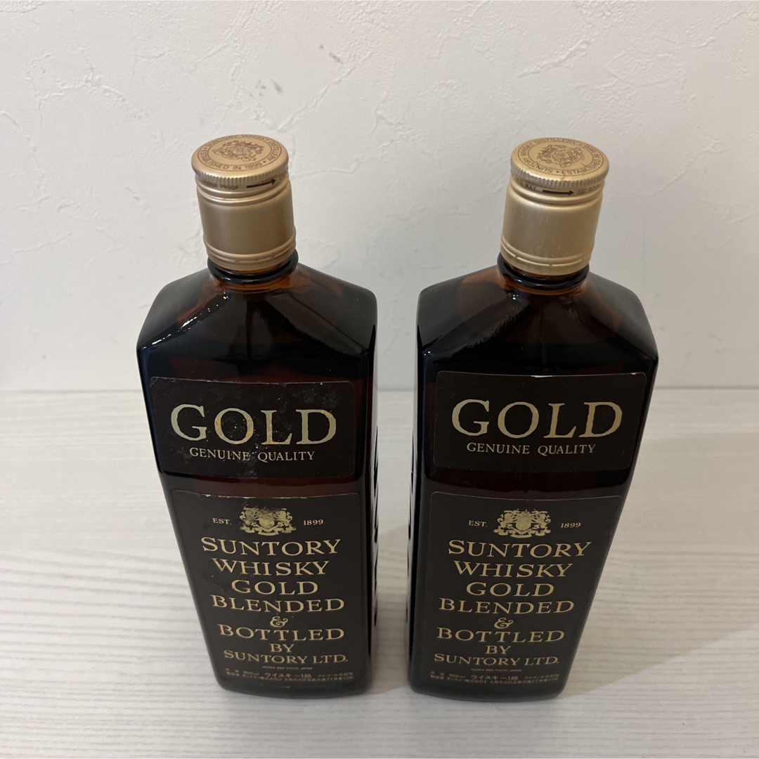 サントリー(サントリー)のサントリー１級　2本　GOLD BLENDED 900ml 古酒　ゴールド 食品/飲料/酒の酒(ウイスキー)の商品写真