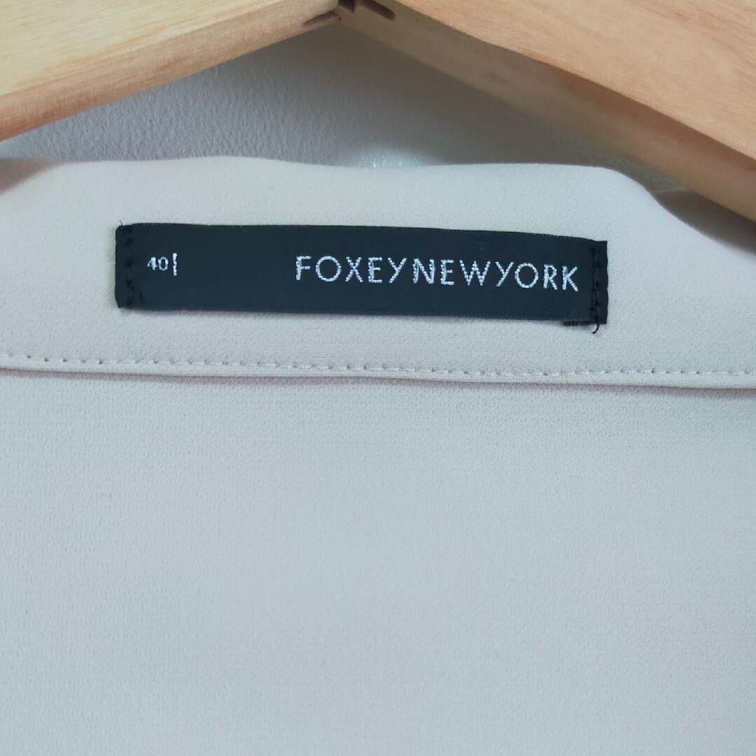 FOXEY NEW YORK(フォクシーニューヨーク)の高級　フォクシーニューヨーク  ワンボタンテーラードジャケット　アイボリー　40 レディースのジャケット/アウター(テーラードジャケット)の商品写真