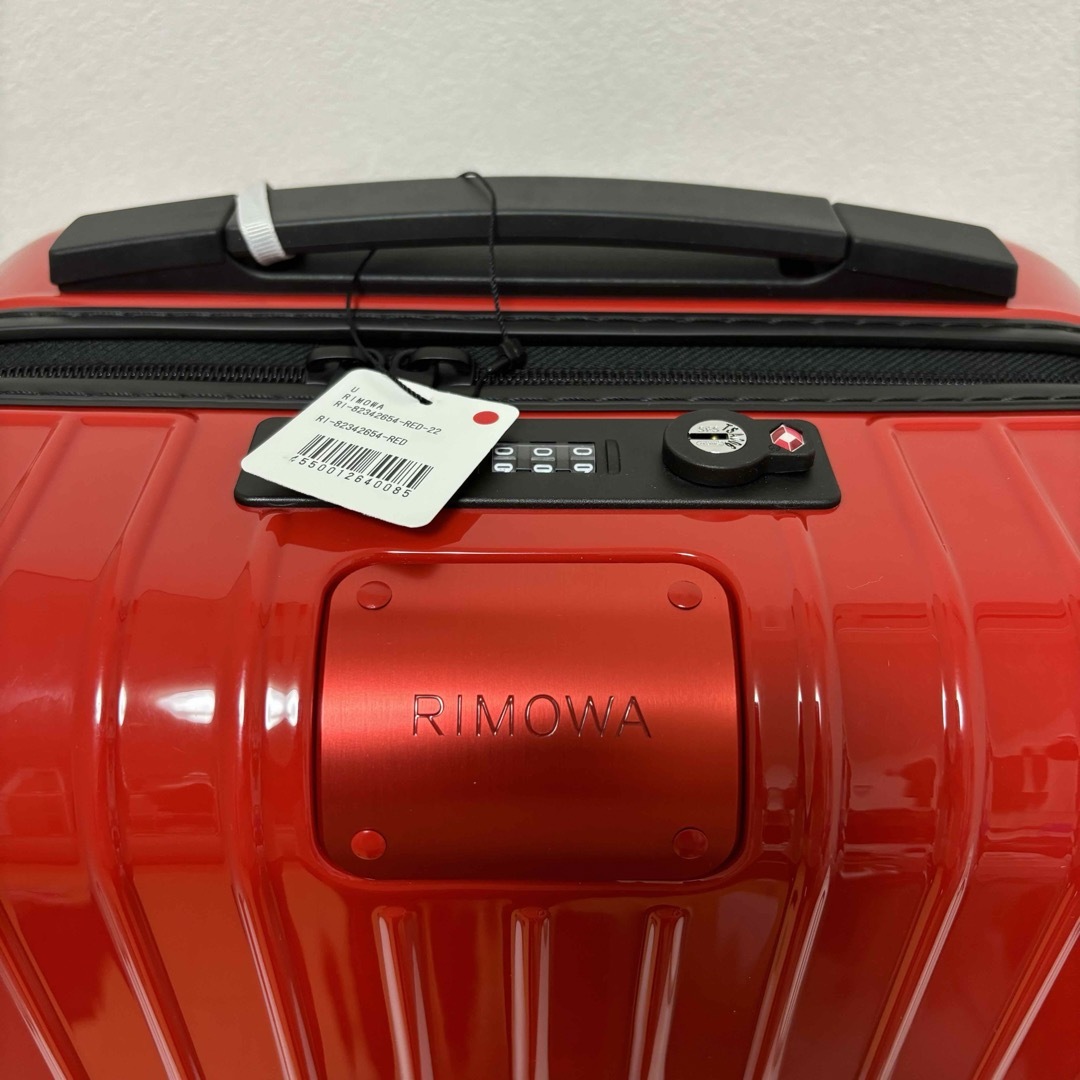 RIMOWA(リモワ)の【未使用】リモワ エッセンシャルライト 823.42.65.4 19Lレッド レディースのバッグ(スーツケース/キャリーバッグ)の商品写真
