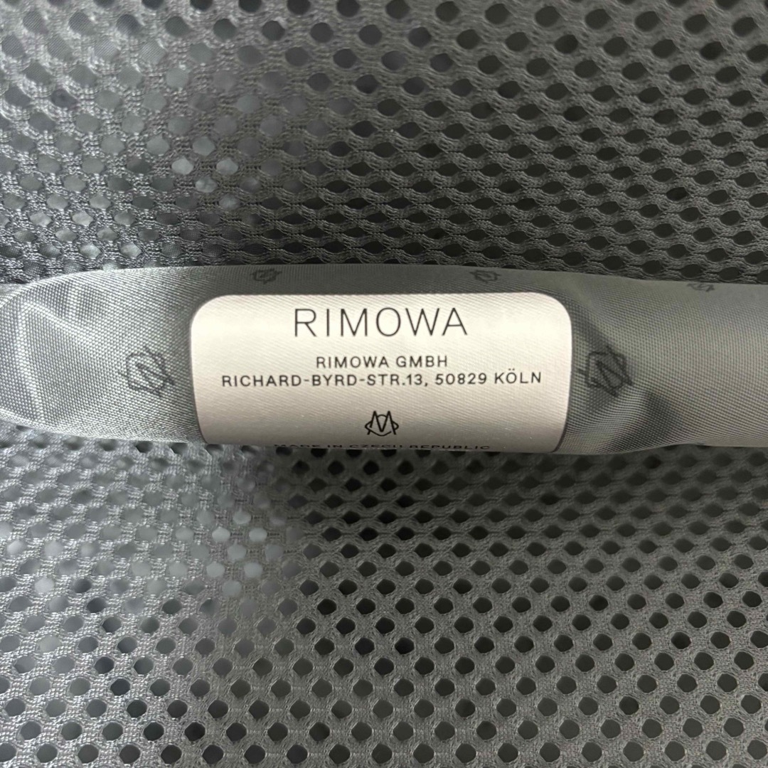 RIMOWA(リモワ)の【未使用】リモワ エッセンシャルライト 823.42.65.4 19Lレッド レディースのバッグ(スーツケース/キャリーバッグ)の商品写真