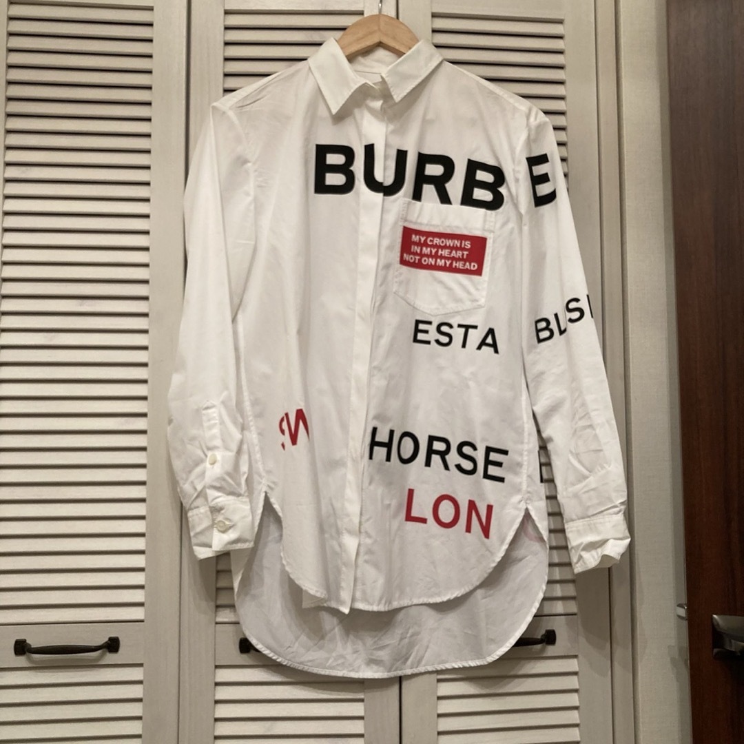 BURBERRY(バーバリー)のBurberry ロゴシャツ　 レディースのトップス(シャツ/ブラウス(長袖/七分))の商品写真