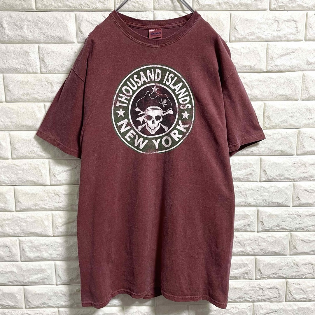 GILDAN(ギルタン)のギルダン　半袖Tシャツ　サウザンド諸島　都市ロゴ　ドクロ　メンズMサイズ メンズのトップス(Tシャツ/カットソー(半袖/袖なし))の商品写真