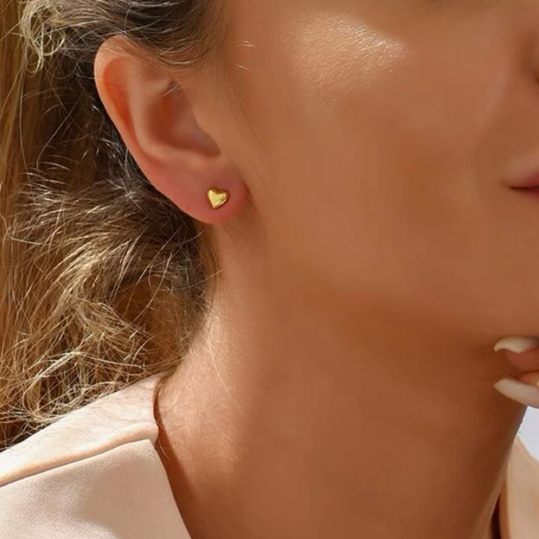 nano・universe(ナノユニバース)のHeart dot mini pierce gold No.1204 レディースのアクセサリー(ピアス)の商品写真