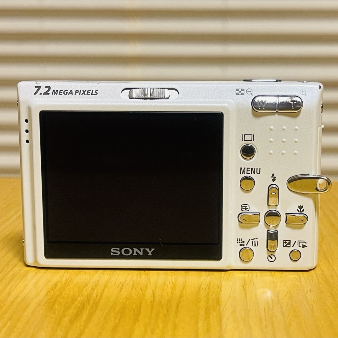 SONY(ソニー)の【美品】ソニー Cyber-shot DSC-T10 デジタルスチルカメラ スマホ/家電/カメラのカメラ(コンパクトデジタルカメラ)の商品写真