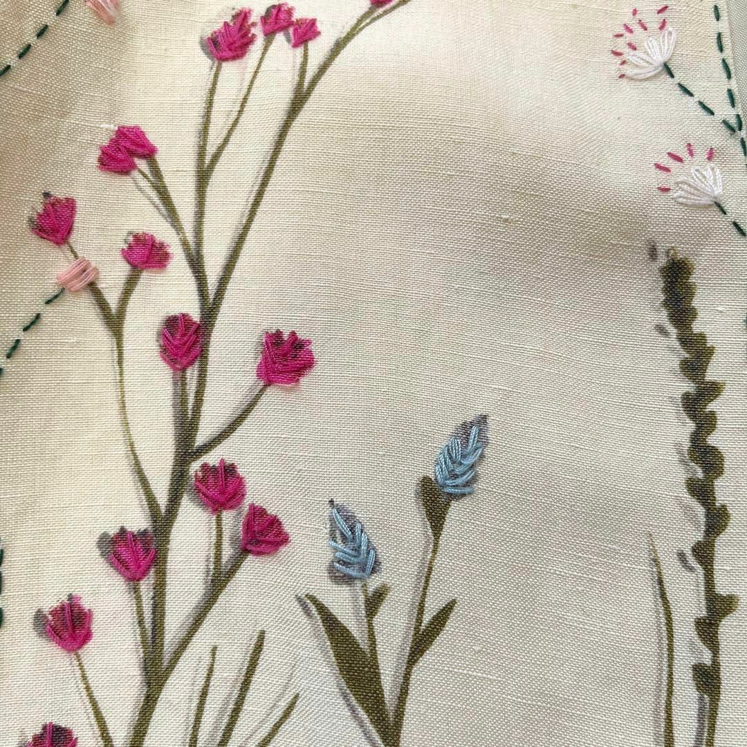 LAURA ASHLEY(ローラアシュレイ)のローラアシュレイ シルクリネン 刺繍 花柄 ノーカラージャケット カーディガン レディースのジャケット/アウター(ノーカラージャケット)の商品写真