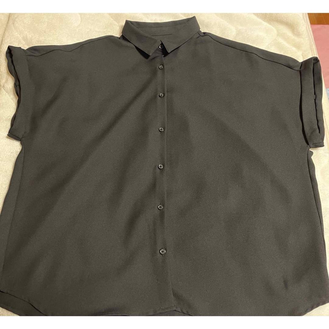 GU(ジーユー)のGU  オーバーサイズシャツ XL レディースのトップス(シャツ/ブラウス(半袖/袖なし))の商品写真