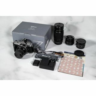 ニコン(Nikon)のNIKON Z fc 28mm f/2.8 SE＋ズームレンズ２本セット(ミラーレス一眼)