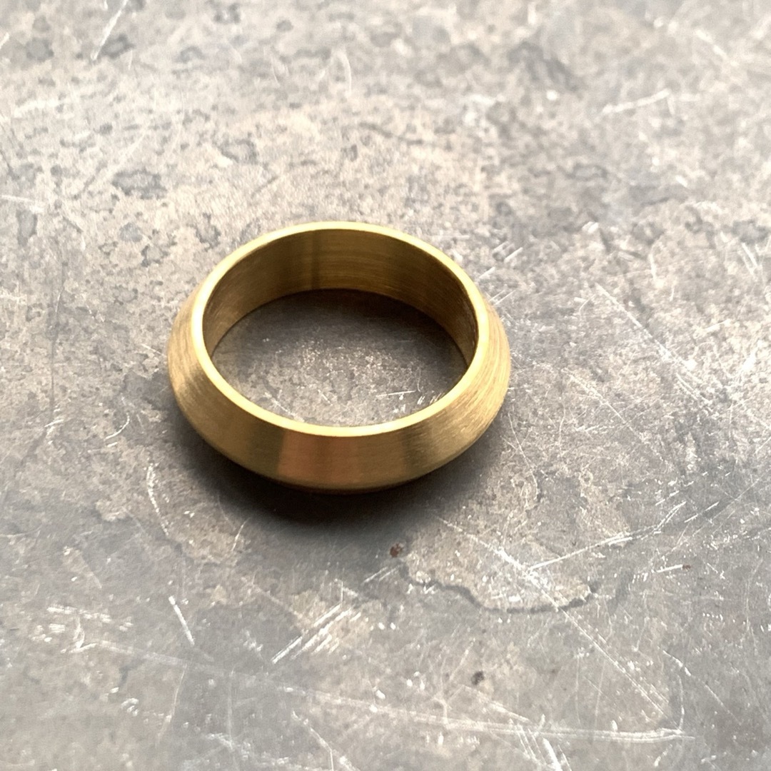 ステンレス　艶消し　ゴールドリング レディースのアクセサリー(リング(指輪))の商品写真