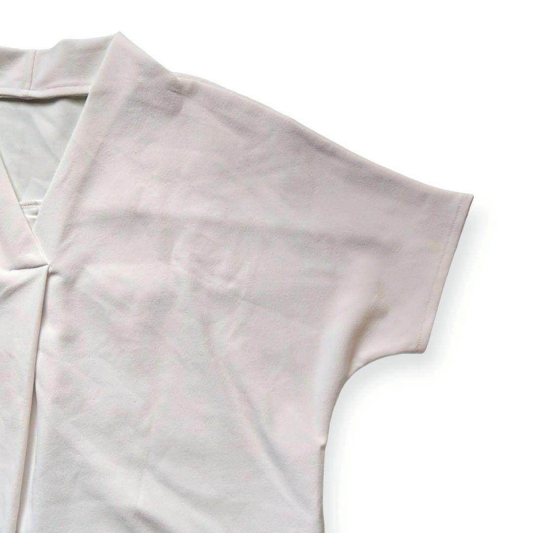 GU(ジーユー)のGU  半袖 スキッパー ブラウス Vネック ドルマン プルオーバー オフィス レディースのトップス(シャツ/ブラウス(半袖/袖なし))の商品写真