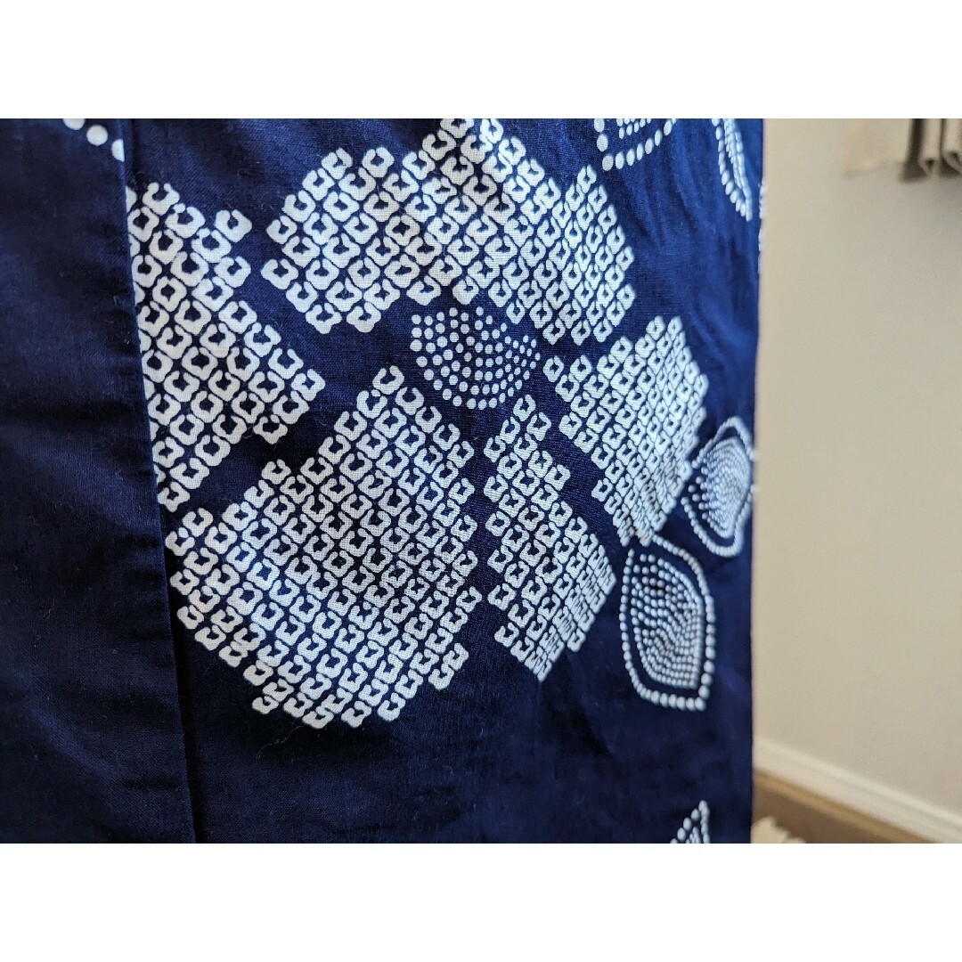 浴衣 単品 身丈143裄63 紺色 手縫い 椿 鹿の子模様 注染 S レディースの水着/浴衣(浴衣)の商品写真
