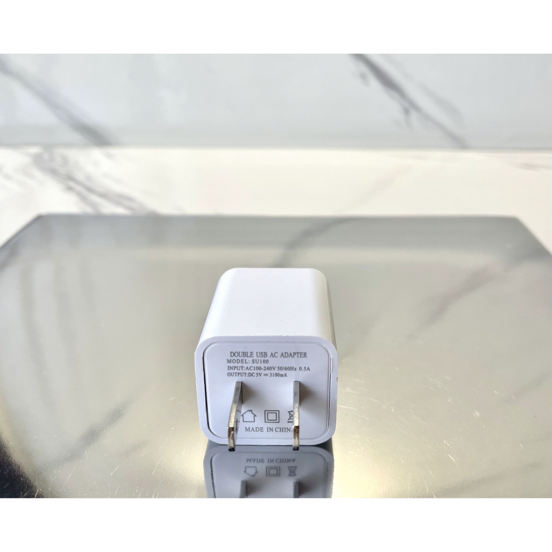 スマホ用充電器 USBコンセント ACアダプター iPhoneアンドロイド白 コスメ/美容のメイク道具/ケアグッズ(眉・鼻毛・甘皮はさみ)の商品写真