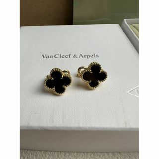 ヴァンクリーフアンドアーペル(Van Cleef & Arpels)のヴァンクリーフ&アーペル　スウィート アルハンブラ オニキスピアス☆(ピアス)