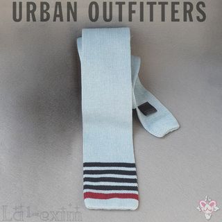 アーバンアウトフィッターズ(Urban Outfitters)の美品 アーバンアウトフィッターズ ニットタイ 春 夏 コットン 青 ボーダー 縞(ネクタイ)