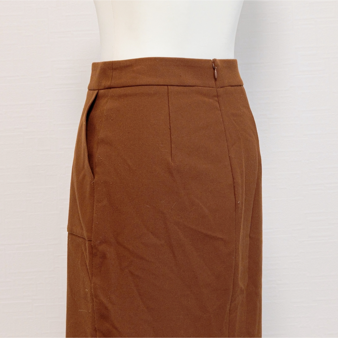 YECCA VECCA(イェッカヴェッカ)のYECCA VECCA 無地シンプル　スリット入りタイトロングスカート　ブラウン レディースのスカート(ロングスカート)の商品写真