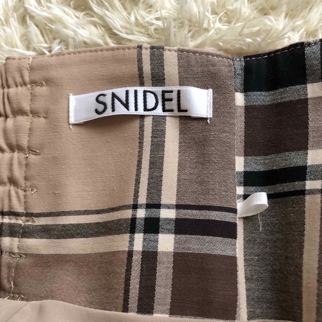 SNIDEL(スナイデル)のSNIDEL ♪スナイデル　ハイウエストヘムフレアタイトチェックスカート　M レディースのスカート(ロングスカート)の商品写真