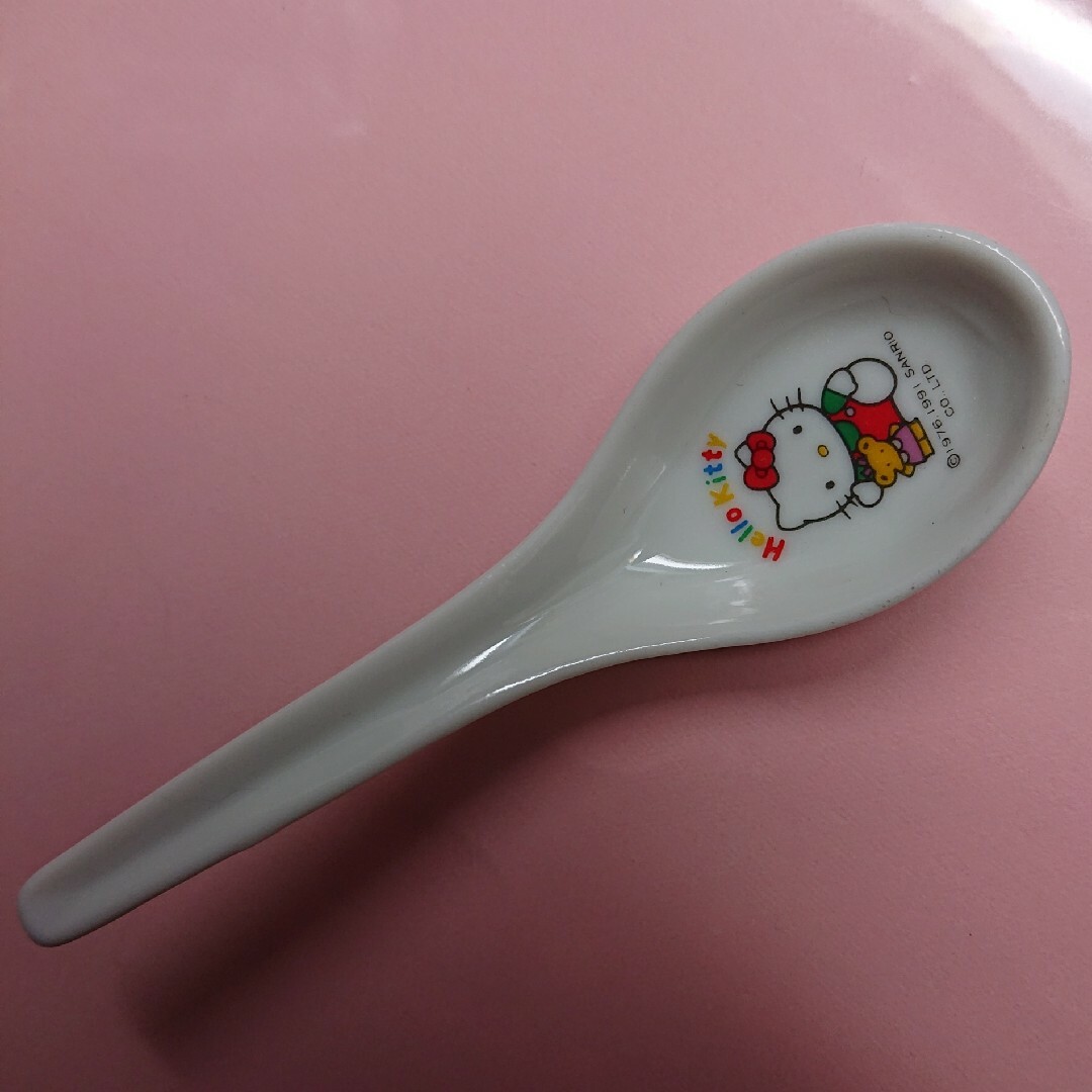 ハローキティ(ハローキティ)のSANRIO  キティちゃん  レンゲ  スプーン  陶器製品 エンタメ/ホビーのおもちゃ/ぬいぐるみ(キャラクターグッズ)の商品写真