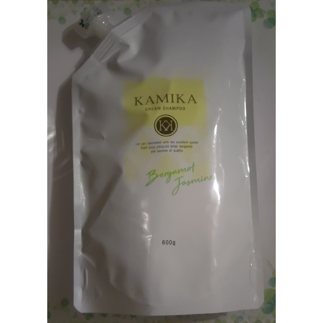 KAMIKA(カミカ)のKAMIKA  オールインワンクリームシャンプー　詰め替え用　600g コスメ/美容のヘアケア/スタイリング(シャンプー)の商品写真