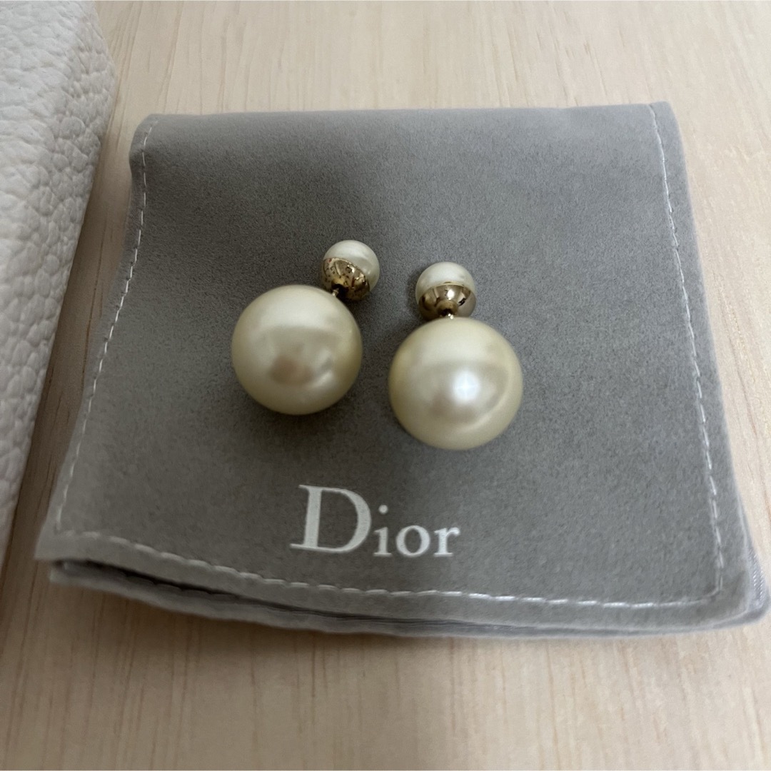 Christian Dior(クリスチャンディオール)のディオール トライバルボールピアス パール ピアス レディースのアクセサリー(ピアス)の商品写真