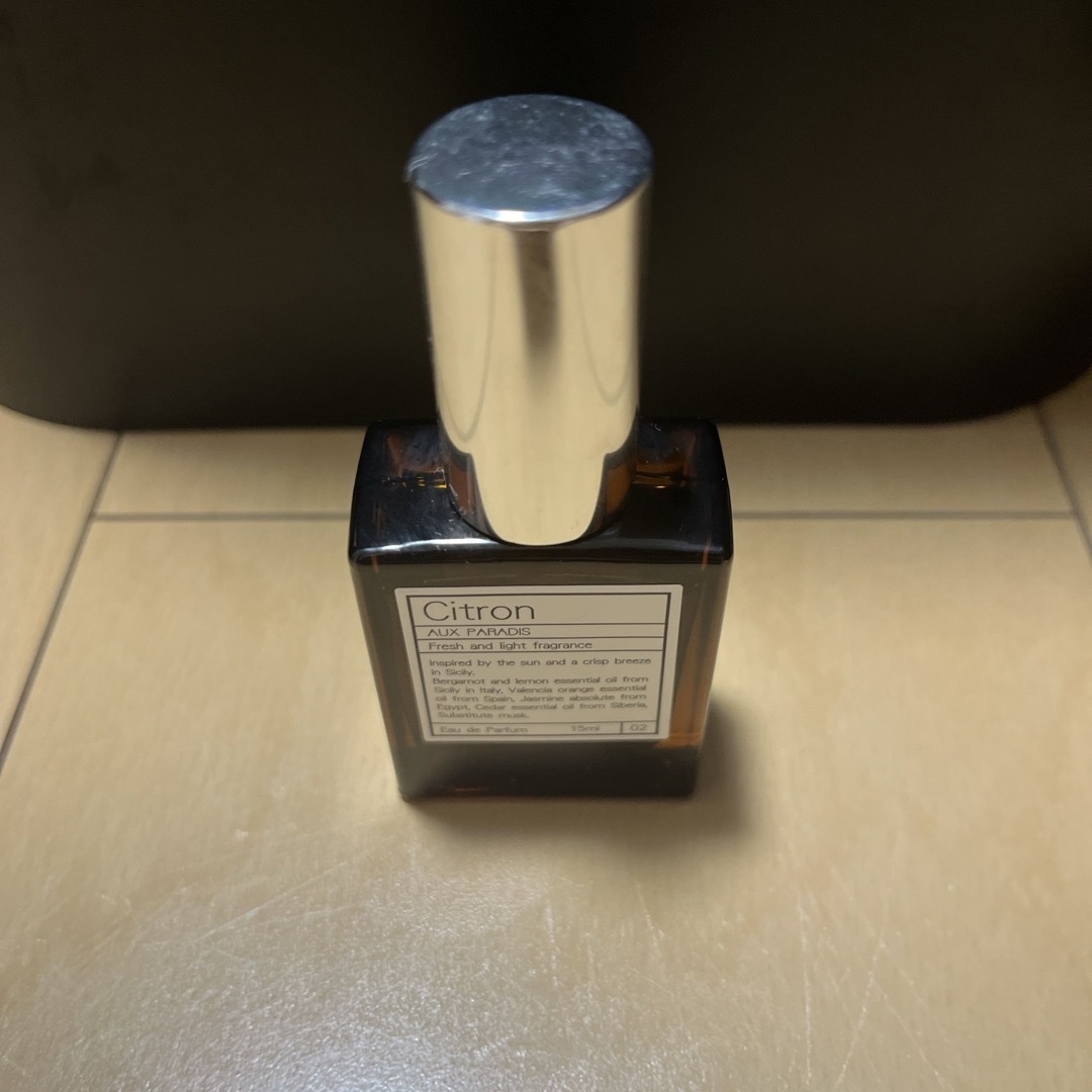 AUX PARADIS(オゥパラディ)のパルファム オゥ パラディ シトロン 15ml コスメ/美容の香水(ユニセックス)の商品写真