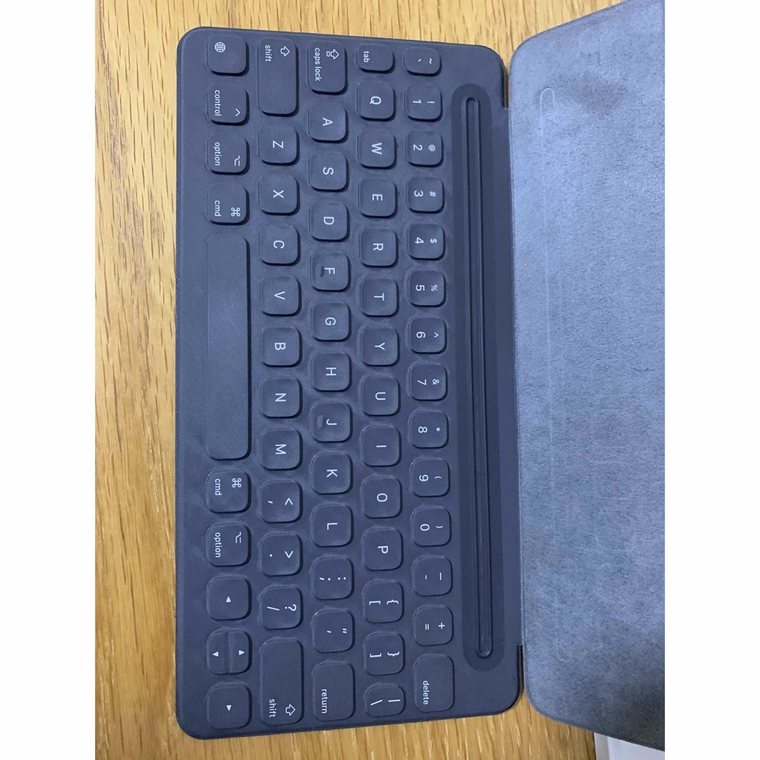 Apple(アップル)のiPad Pro 9.7インチSmart Keyboard スマートキーボード1 スマホ/家電/カメラのPC/タブレット(PC周辺機器)の商品写真