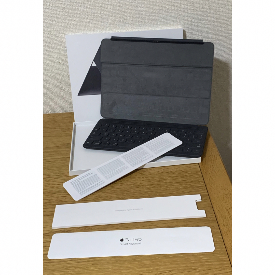 Apple(アップル)のiPad Pro 9.7インチSmart Keyboard スマートキーボード1 スマホ/家電/カメラのPC/タブレット(PC周辺機器)の商品写真