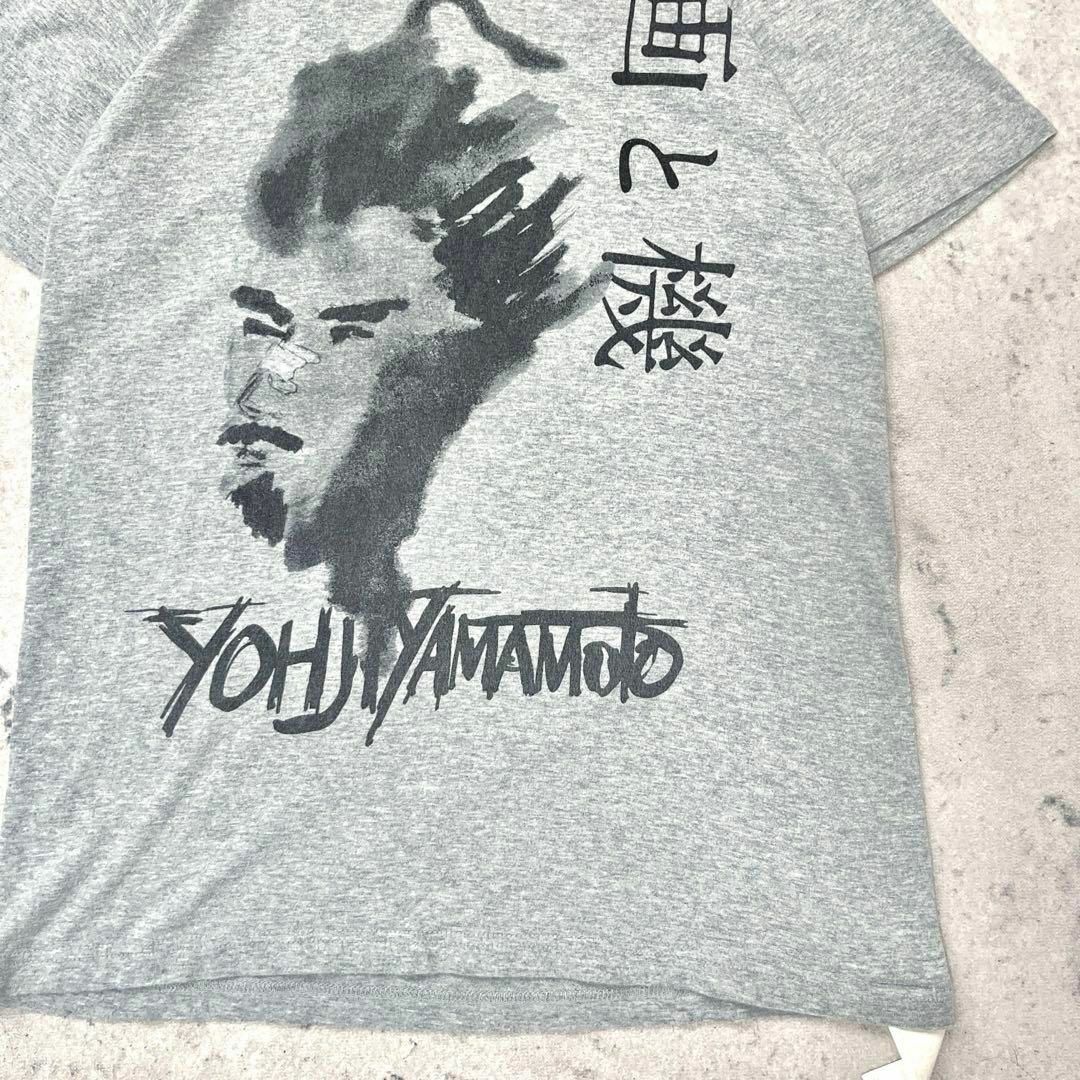 Yohji Yamamoto(ヨウジヤマモト)の【ヨウジヤマモト】サイズ2 ブランドロゴ 漢字 kanji Tシャツ グレー メンズのトップス(Tシャツ/カットソー(半袖/袖なし))の商品写真
