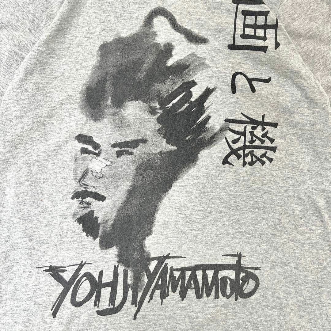 Yohji Yamamoto(ヨウジヤマモト)の【ヨウジヤマモト】サイズ2 ブランドロゴ 漢字 kanji Tシャツ グレー メンズのトップス(Tシャツ/カットソー(半袖/袖なし))の商品写真