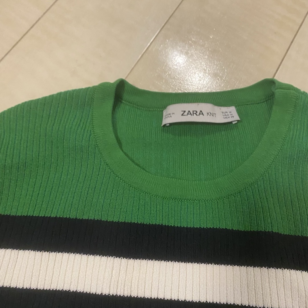 ZARA(ザラ)のZARA グリーンボーダーカットソー レディースのトップス(カットソー(半袖/袖なし))の商品写真