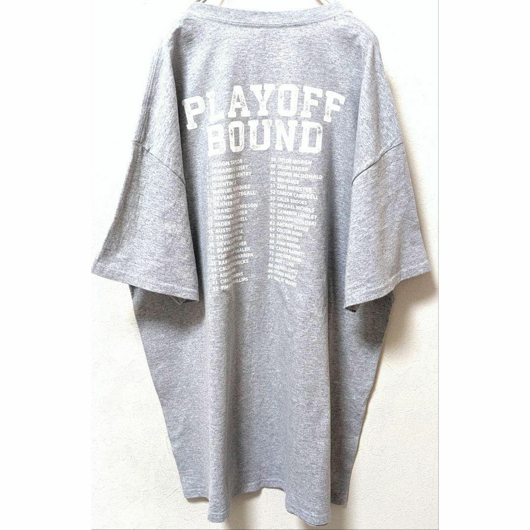 ギルダン ディストリクトチャンピオンプレイオフ Tシャツグレー灰色 XL古着 メンズのトップス(Tシャツ/カットソー(半袖/袖なし))の商品写真
