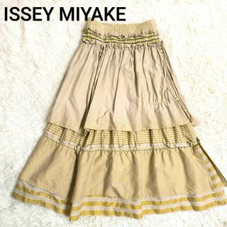 イッセイミヤケ(ISSEY MIYAKE)のFETE イッセイミヤケ ティアード ボーダー ロング フレア スカート(ロングスカート)