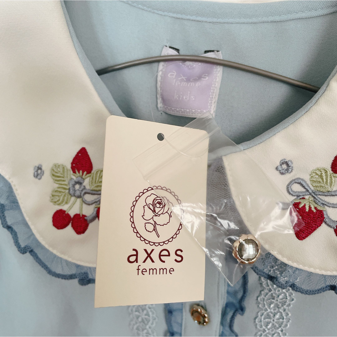 axes femme(アクシーズファム)の【新品】アクシーズファム　ブラウス　シャツ　130 いちご　襟　フリル　半袖 キッズ/ベビー/マタニティのキッズ服女の子用(90cm~)(ブラウス)の商品写真